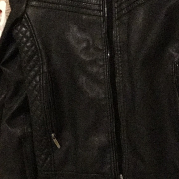 Black jacket never work - Picture 2 of 3